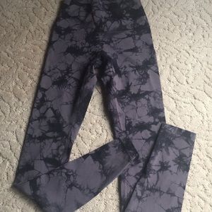 Lululemon black and grey leggings!